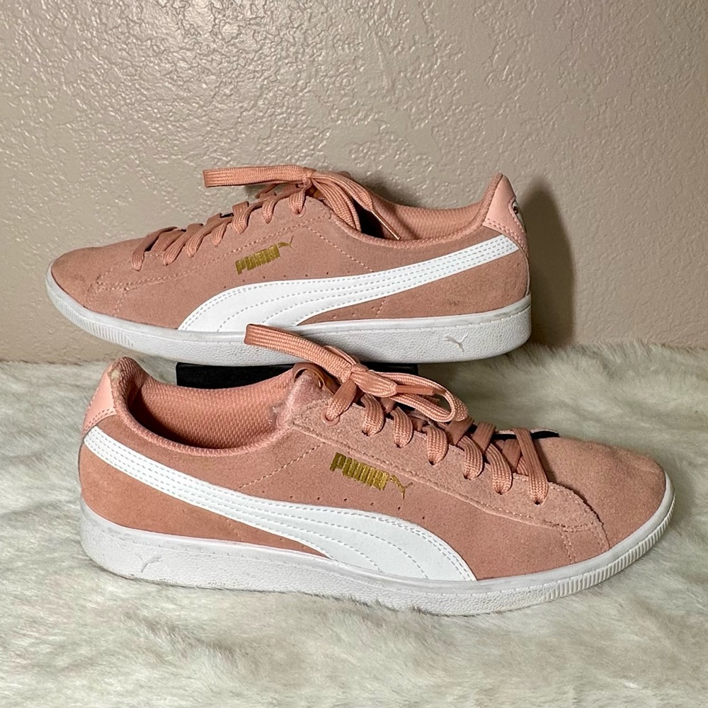 Puma Pink and White Sneakers Sleek Design